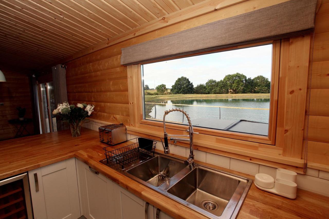 Cambridgeshire Lakes - Luxury Lodges In A Stunning Lake Location Gamlingay Eksteriør bilde