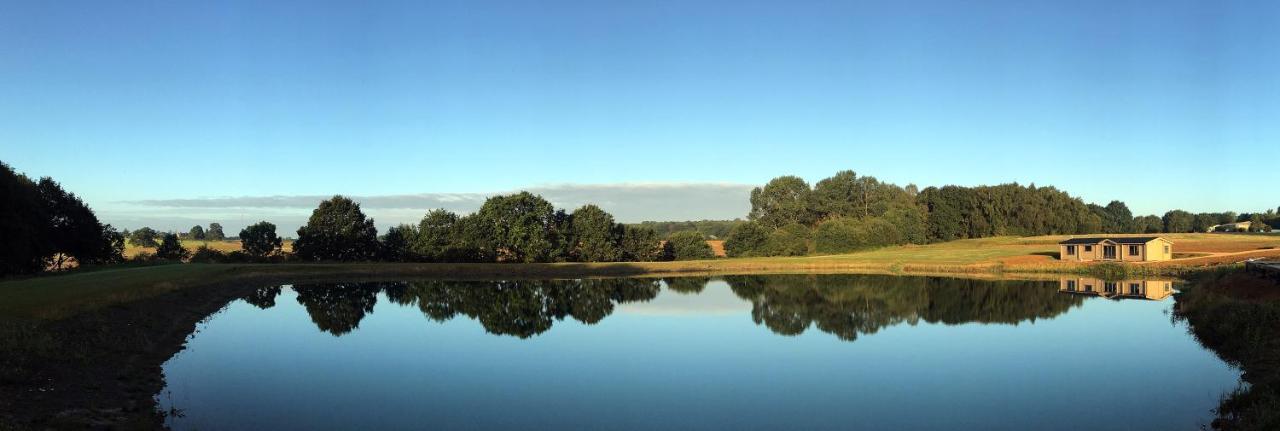 Cambridgeshire Lakes - Luxury Lodges In A Stunning Lake Location Gamlingay Eksteriør bilde