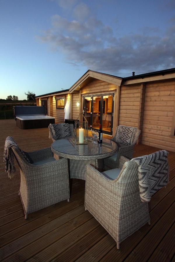 Cambridgeshire Lakes - Luxury Lodges In A Stunning Lake Location Gamlingay Eksteriør bilde
